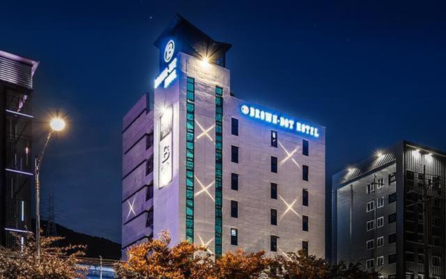 Brown Dot Hotel Jeonggwan Busan Bagian luar foto