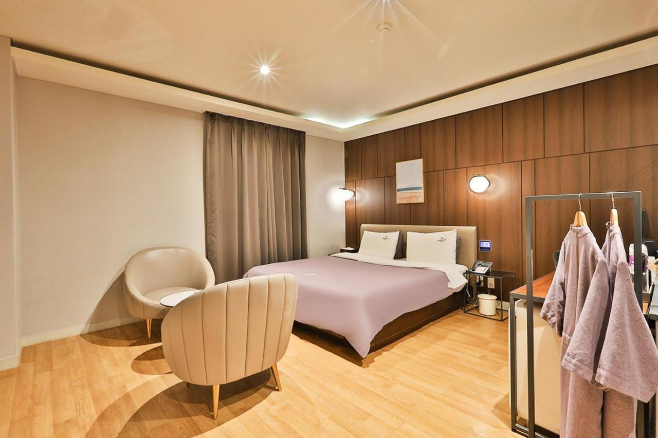 Brown Dot Hotel Jeonggwan Busan Bagian luar foto