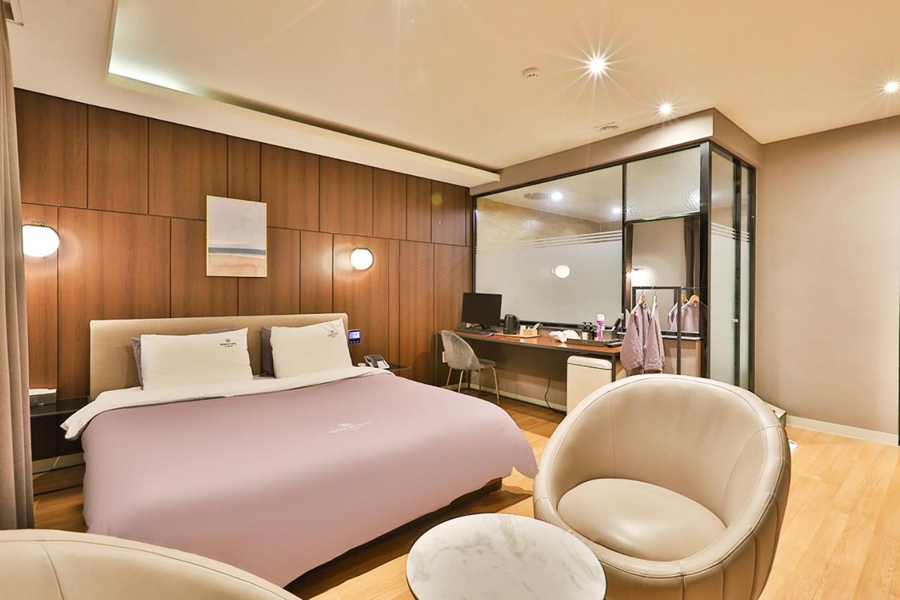 Brown Dot Hotel Jeonggwan Busan Bagian luar foto