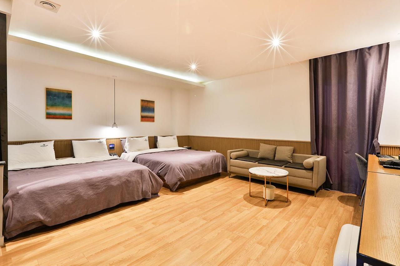 Brown Dot Hotel Jeonggwan Busan Bagian luar foto