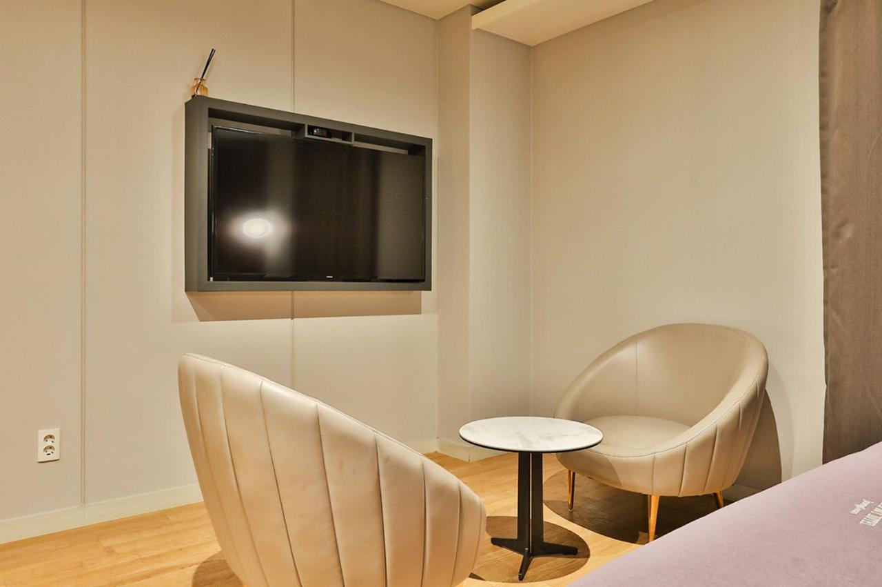 Brown Dot Hotel Jeonggwan Busan Bagian luar foto
