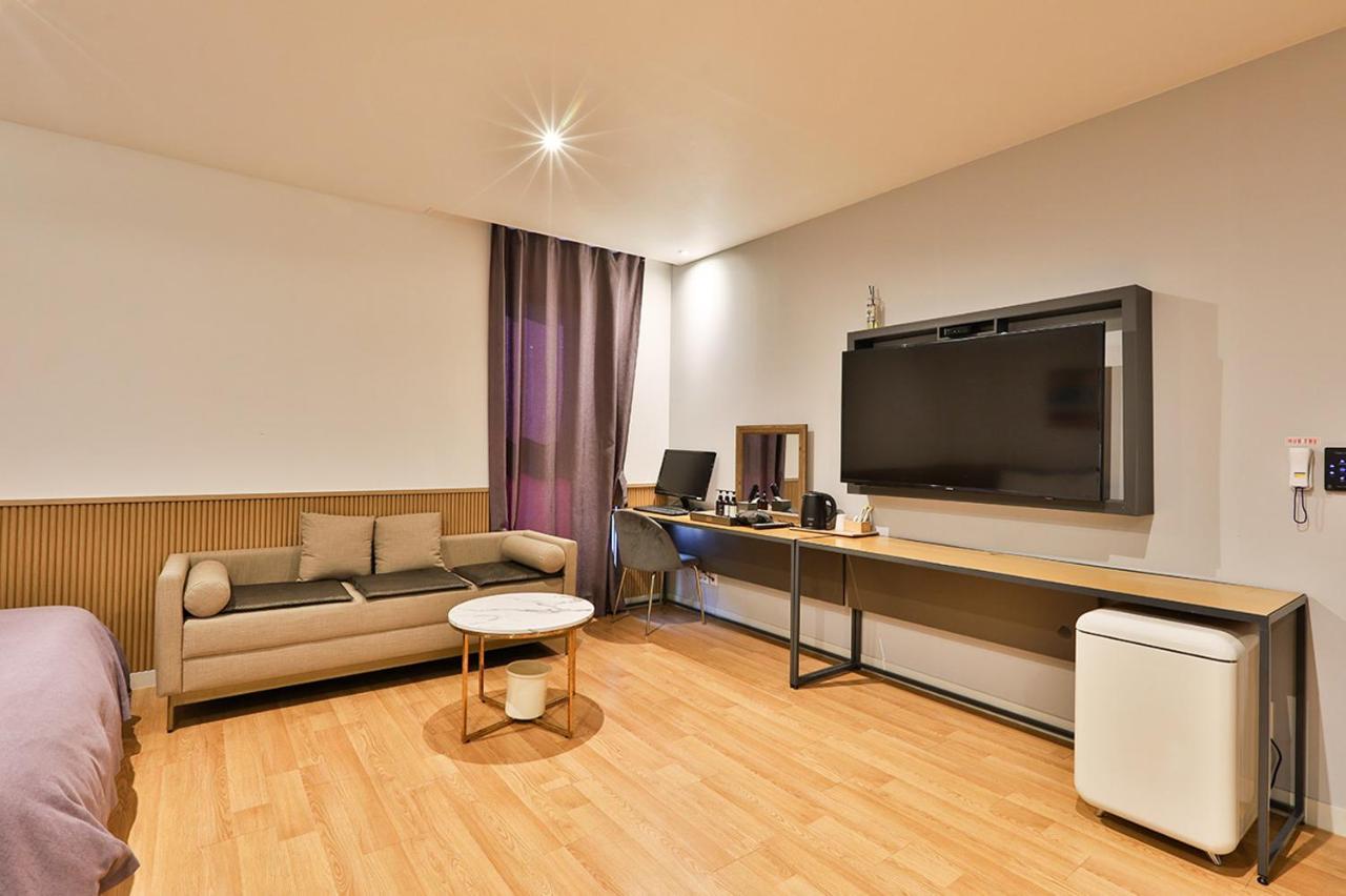 Brown Dot Hotel Jeonggwan Busan Bagian luar foto