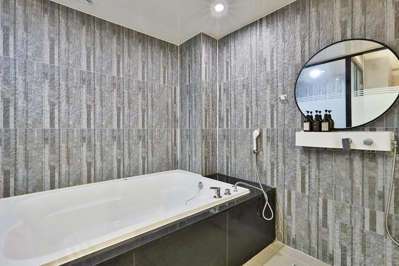 Brown Dot Hotel Jeonggwan Busan Bagian luar foto
