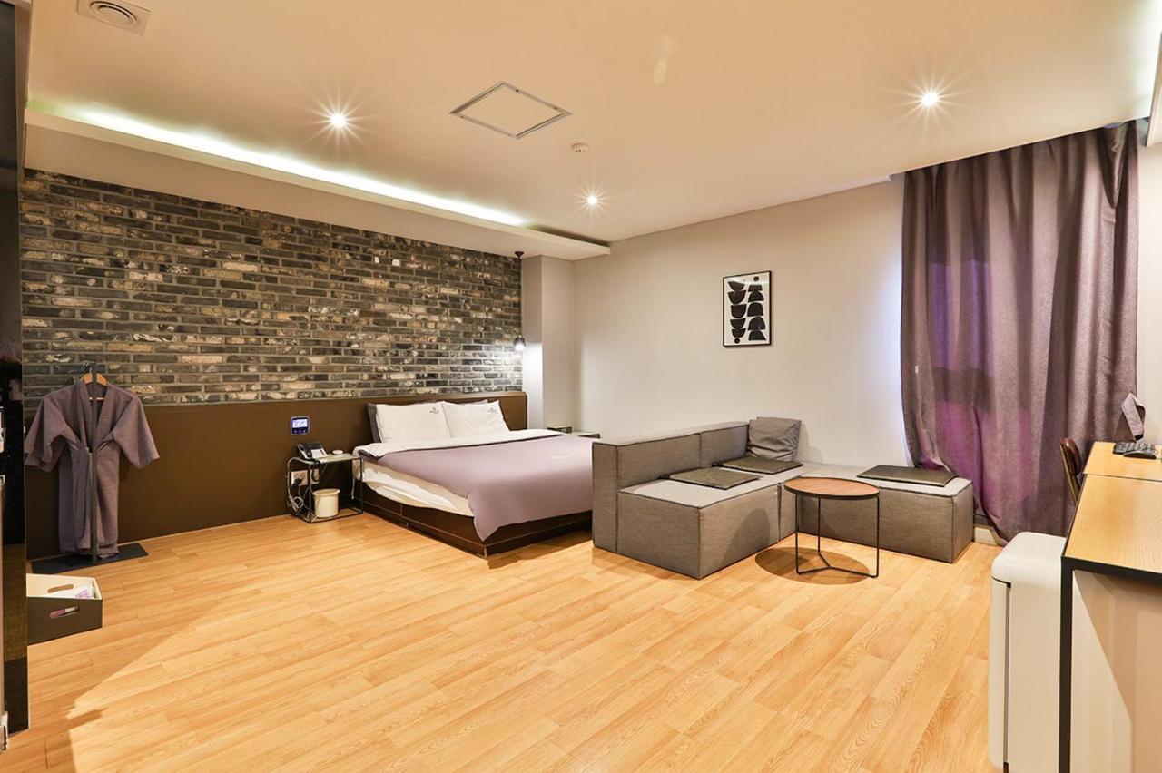 Brown Dot Hotel Jeonggwan Busan Bagian luar foto